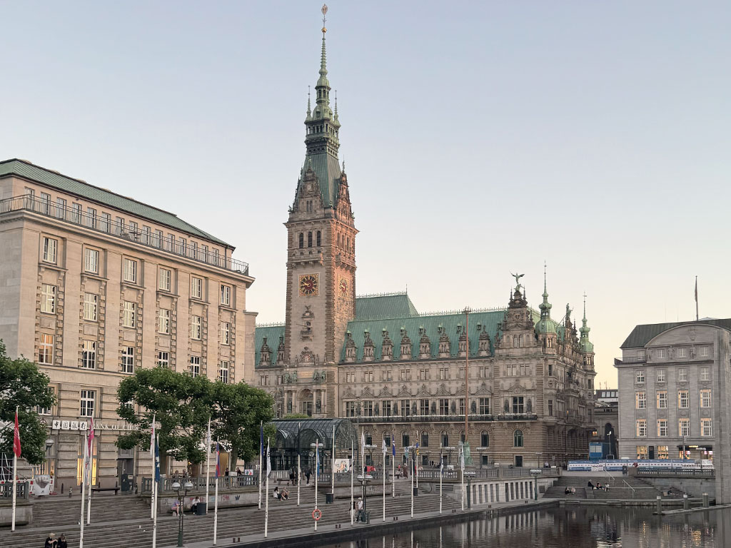 Hamburger Rathaus - Standort von RGW Bücherrevision GmbH